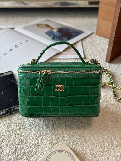 Chanel 💕🙋🏻‍♀️
Master✅✅
16cm🫶🏼🫶🏼 
290 dhs🇦🇪🇦🇪

Zain297
♥️♥️♥️