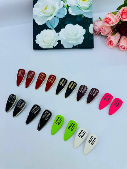 Hair pins

1 pc 20 dhs

2 pc 35  dhs 

Zain263
♥️♥️♥️