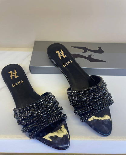GINA 
120 dhs👑
Size 36-41 

Zain88
♥️♥️♥️