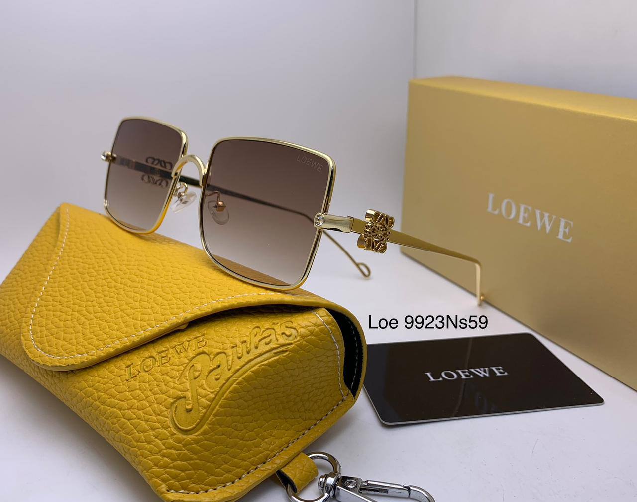 Loewe
70 dhs❤️

Zain126
♥️♥️♥️