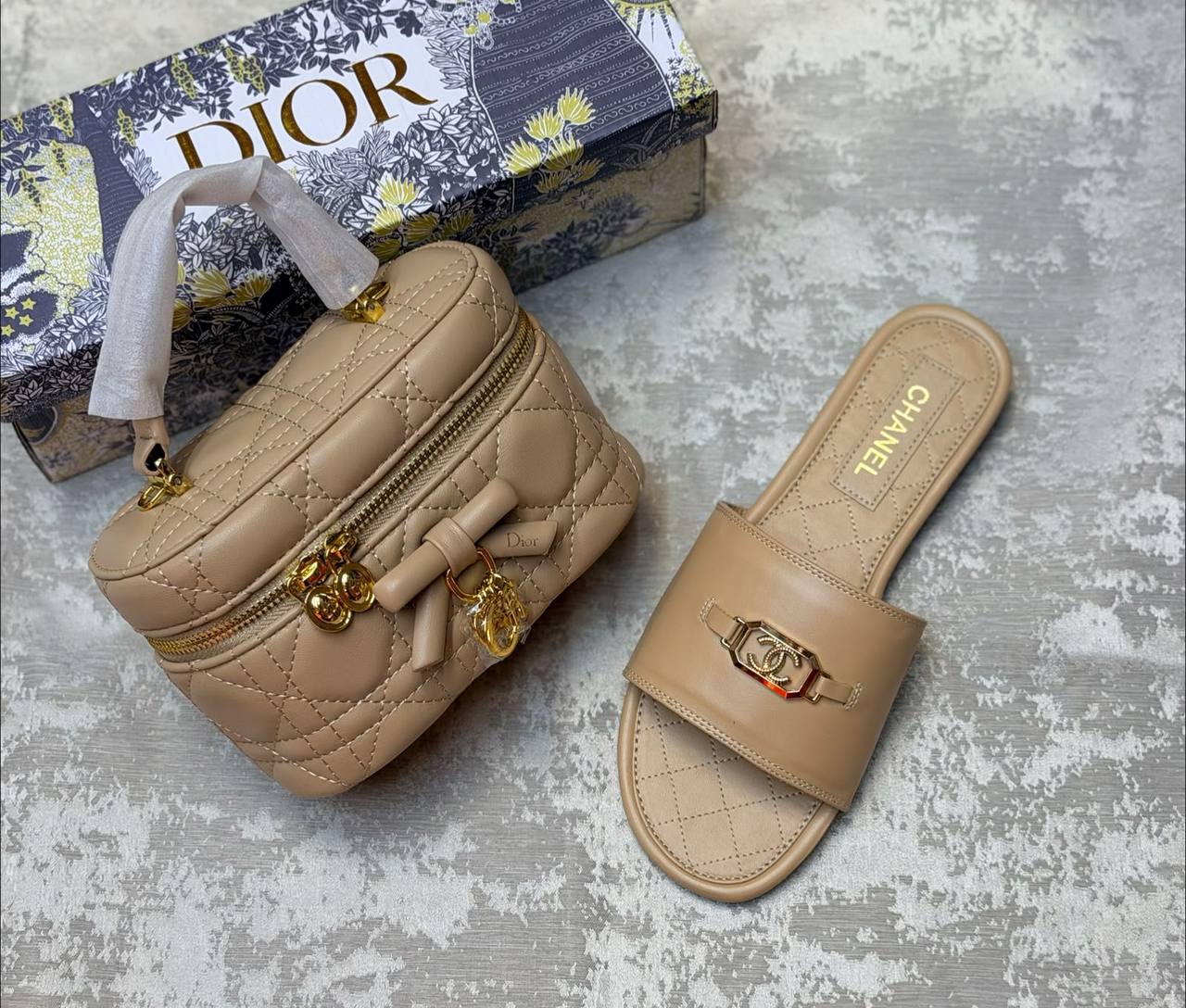 Dior chanel
 set

200 dhs

Zain175
 ♥️♥️♥️