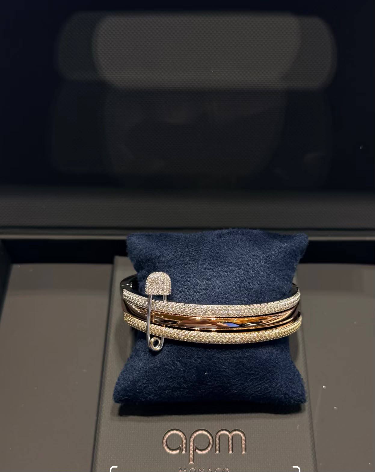 APM Bangle 🪅
Master quality 

*105* AED normal box 
*130* AED same master box 🗃️

Zain48
♥️♥️♥️