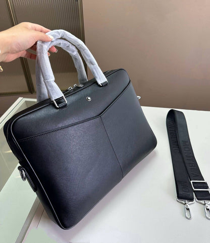Montblanc 
Laptop bag 

copy one 
new came 
265 dhs🇦🇪🇦🇪

Zain295
♥️♥️♥️