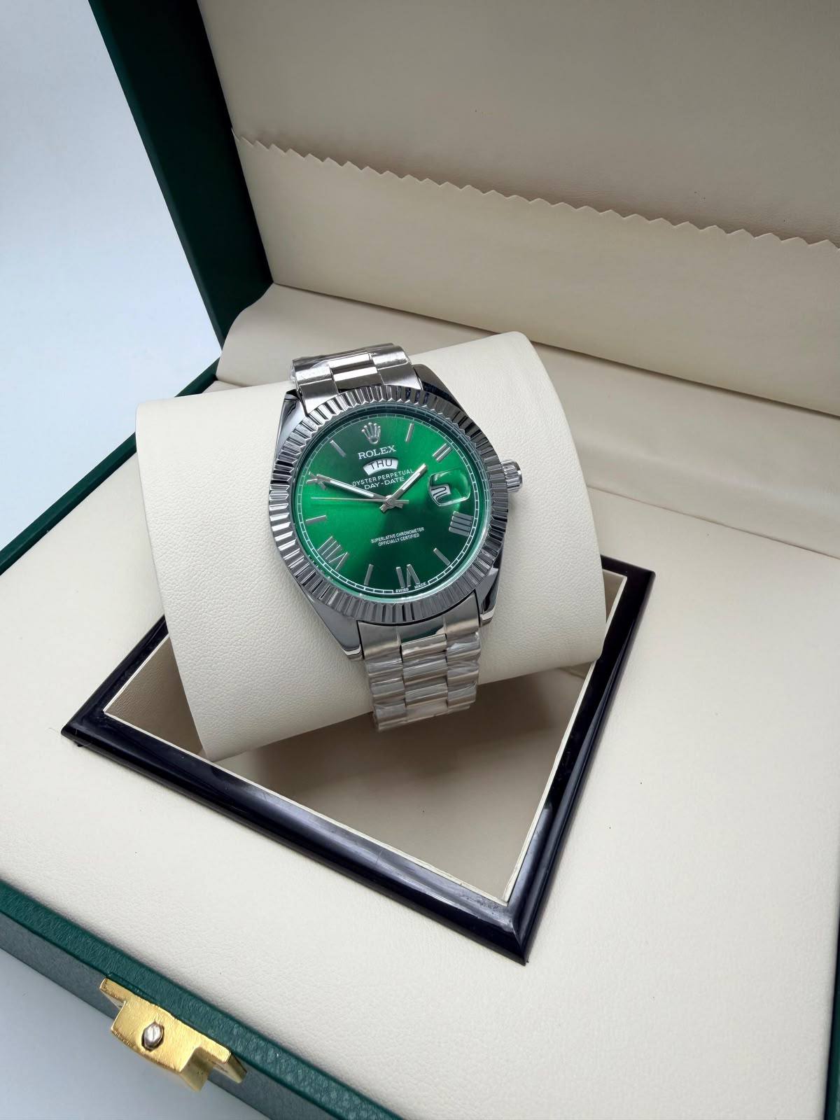 Rolex

60 dhs🇦🇪🇦🇪

Zain45
♥️♥️♥️