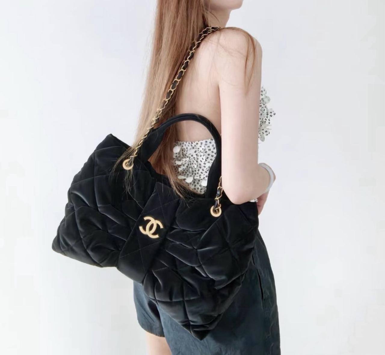 CHANEL 
150 dhs✅

Zain295
♥️♥️♥️