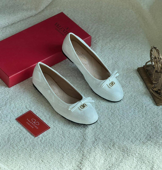 Valentino

   Size  .  36.  to 41

95 dhs💓

Zain80
♥️♥️♥️