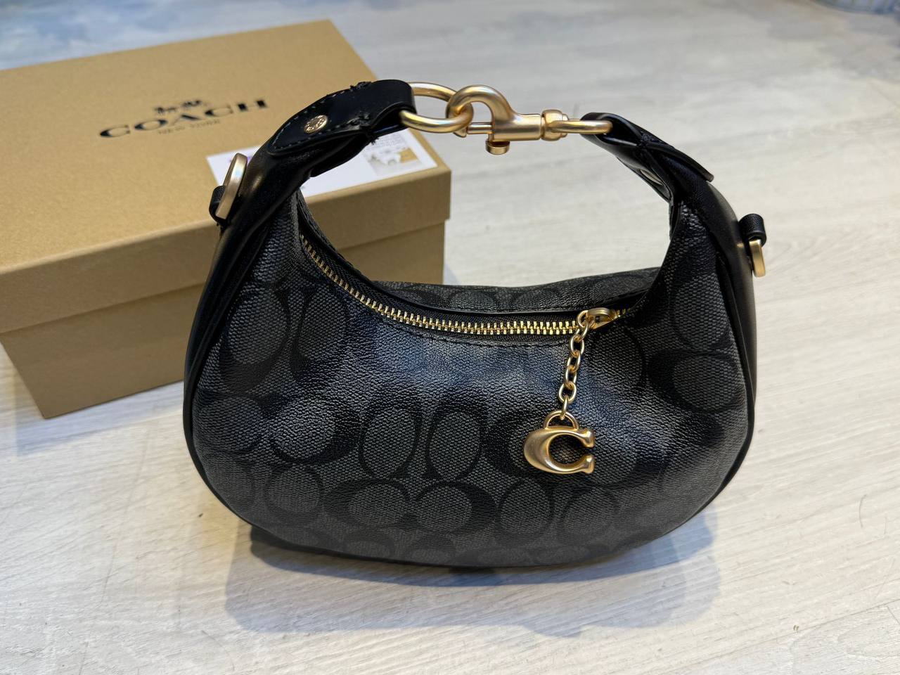 Coach Jonie bag 

20cm
95 dhs💓 

with BOX
🎁🎁🎁

Zain44
♥️♥️♥️