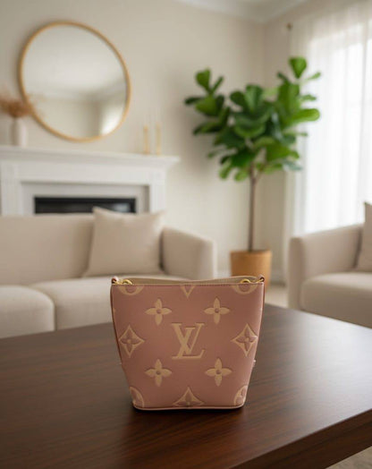 LV ALL IN BB 
17-25*13*18cm 
95 dhs🪙💕

with BOX
🎁🎁🎁

Zain44
♥️♥️♥️