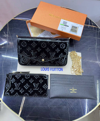 LV
60 dhs🪙🌨️ 

with box
🎁🎁🎁

Zain38
♥️♥️♥️