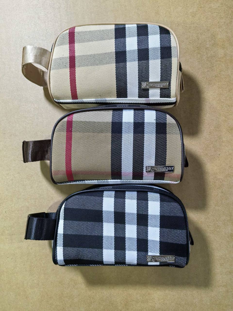 Pouch 
35 dhs🪙🌨️

Zain235
♥️♥️♥️