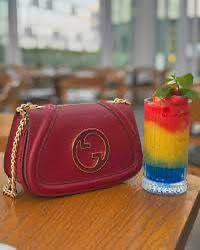 Gucci

95 dhs✅

with box
🎁🎁🎁

Zain72
♥️♥️♥️