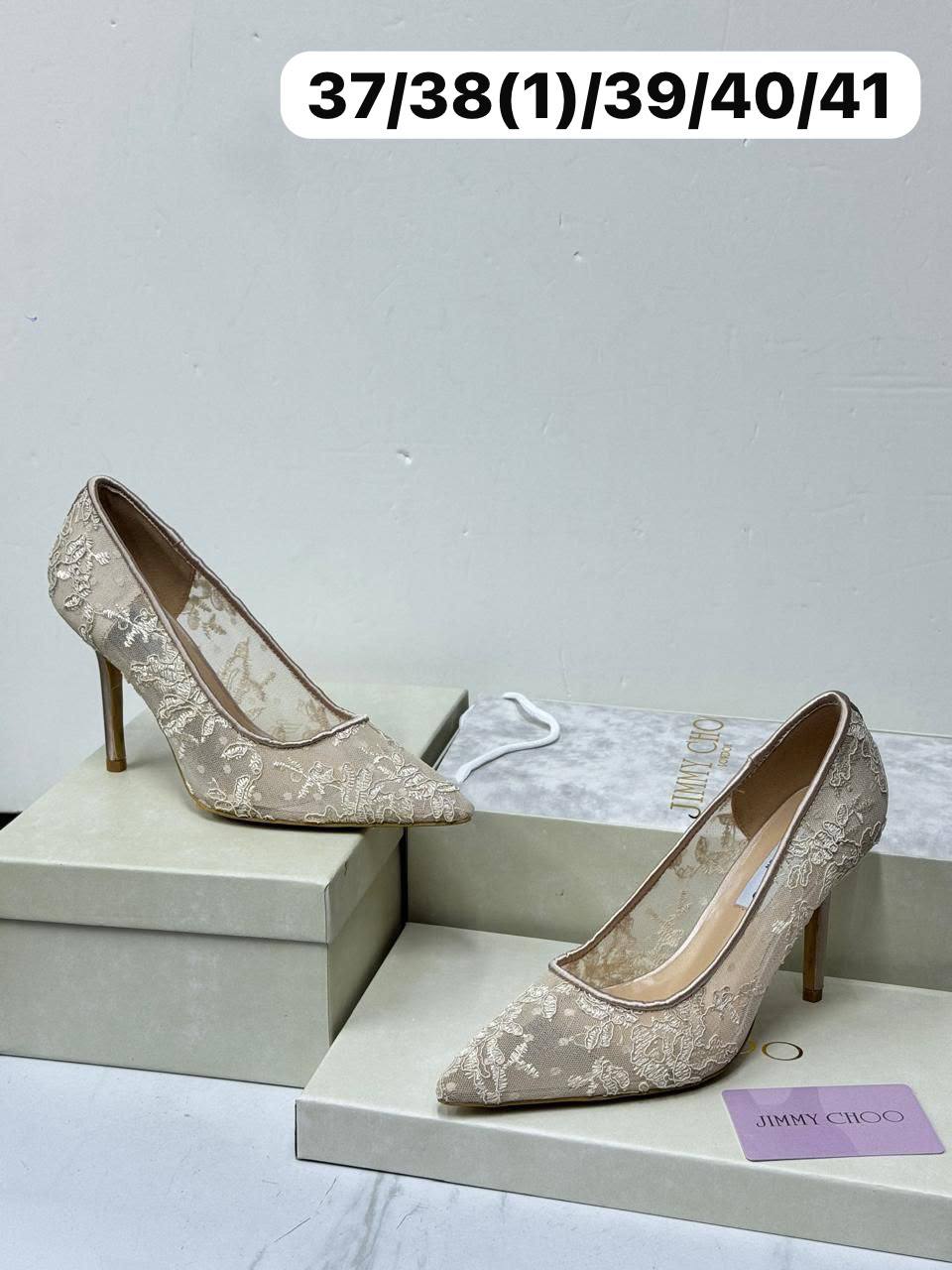Jimmy Choo
7cm heel
120 dhs✅

Zain21
♥️♥️♥️