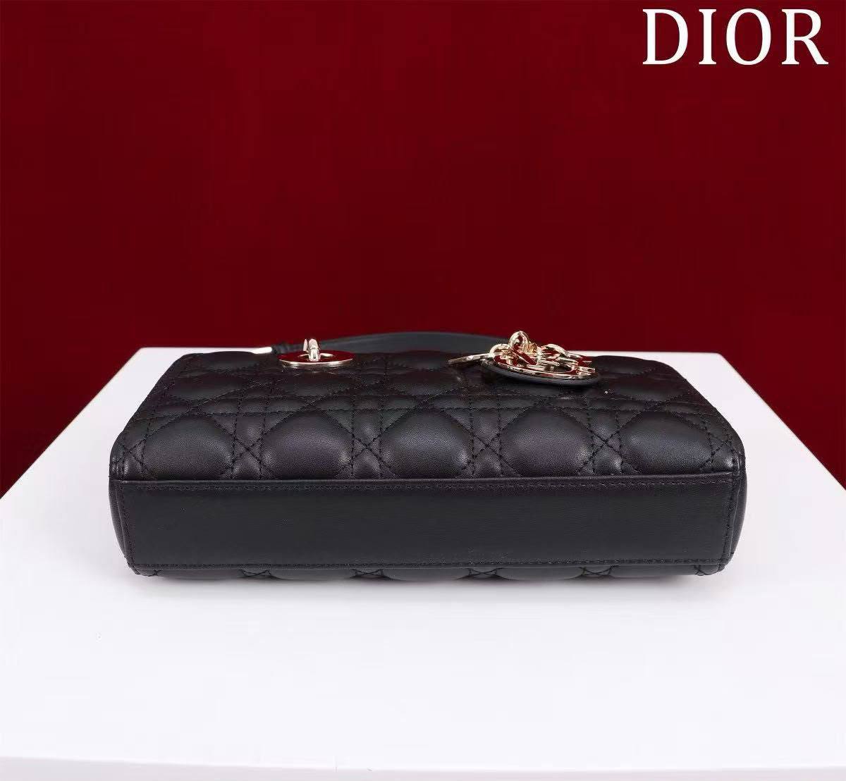 Dior D-joy✅
*Size 22 cm*
For Price 👇 WhatsApp✅
0568585901 
0507557372
0552275751 Owner Zain 👌

Zain274
♥️♥️♥️