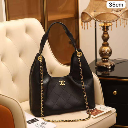 🌈 Chanel Hobo
1️⃣ First quality
Size : 35 * 31 cm
100 dhs❤️

Zain115
♥️♥️♥️