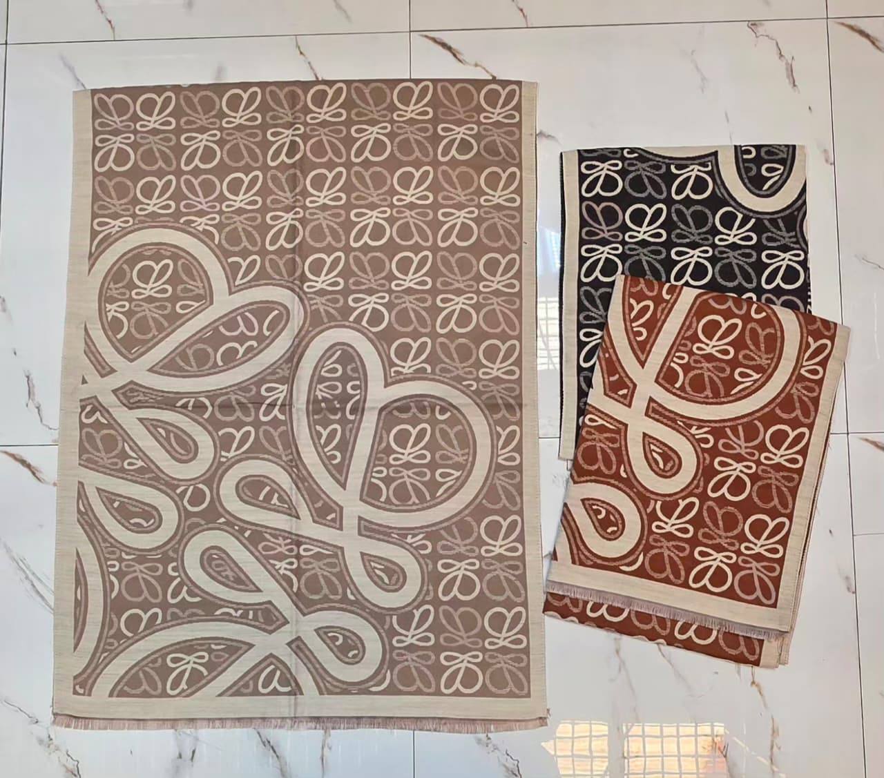 Scarf
40 dhs✅

Zain232
♥️♥️♥️