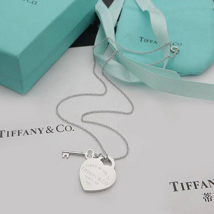 TIFFANY NECKLACE
MASTER✨💫
60 DHS✅
WITH BOX AND PAPER BAG🛍️🎁

Zain89
♥️♥️♥️