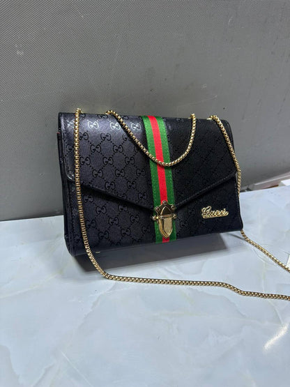 Gucci
Size: 26×18×9cm
70 dhs🪙🌨️

Zain50
♥️♥️♥️