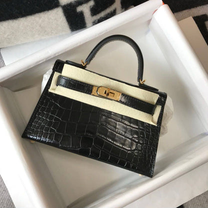 Hermes

340 dhs🇦🇪🇦🇪

Zain153
♥️♥️♥️
