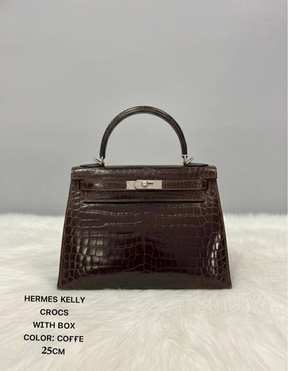 Hermes ᴋᴇʟʟʏ 
ᴡɪᴛʜout 📦 
ᴄʀᴏᴄᴏᴅɪʟᴇ ᴅᴇsɪɢɴ
sɪᴢᴇ:25ᴄᴍ
100 dhs✅

Zain56
♥️♥️♥️