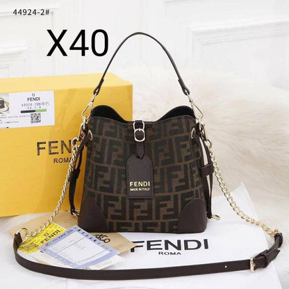 Bags

LV - Gucci - Bottega - Fendi
Dior - YSL

withbox 
🎁🎁🎁

110 dhs✅

Zain143
♥️♥️♥️