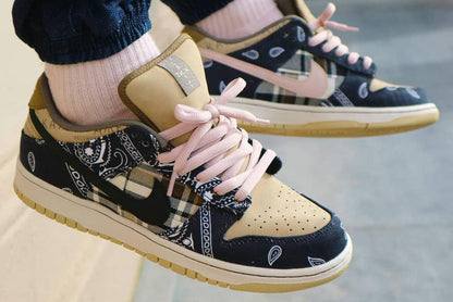 Nike x Travis Scott SB Dunk Low
36-45 AVAILABLE😍
240 dhs✅

Zain242
♥️♥️♥️