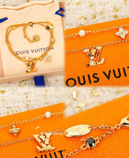 LV
Set 💐
Necklace 
Earrings 
Bracelet 

*Master Quality* ❤️
115 dhs🪙💕
normal box
🎁🎁🎁

Zain48
♥️♥️♥️