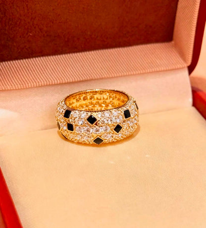 CartierRing 💍 
6,7,8,9
Master quality 
120 DHS normal box 📦 
145 DHS original box 🗃️

zain48
♥️♥️♥️