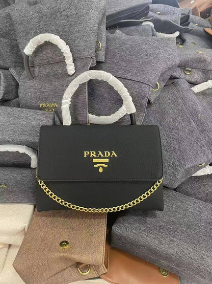Prada - Chanel - Hermes
95 dhs✅
high quality25cm

Zain26
♥️♥️♥️