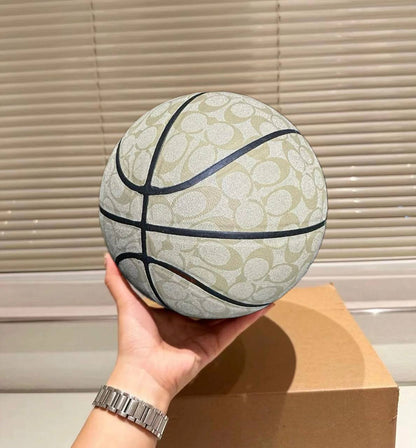 basketball good quality special

 50 dhs

Zain39

♥️♥️♥️