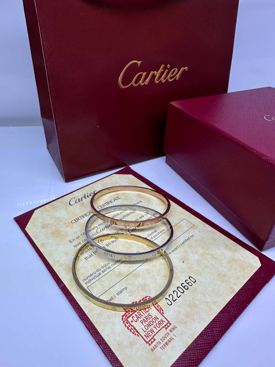 Cartier 🔥*
Bangle set🦋
3 bangle 🤯
3 Ring 💍 🤯
Bangle size 16,18,19,20
Ring size 6,7,8,9
Stainless steel 💯
Non tarnish 💯
With normal boxes 🗃️ 
And paper bag 🛍️
55 dhs🪙🌨️
With master box 📦 
95 dhs🪙🌨️

Zain216
♥️♥️♥️