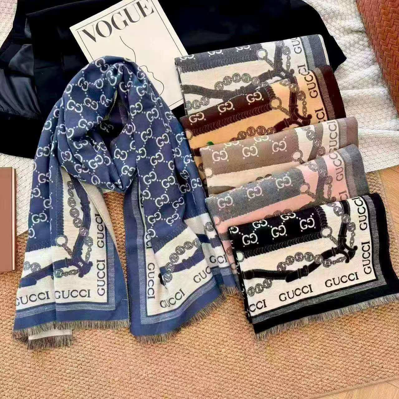 Scarf
40 dhs💓

Zain200
♥️♥️♥️