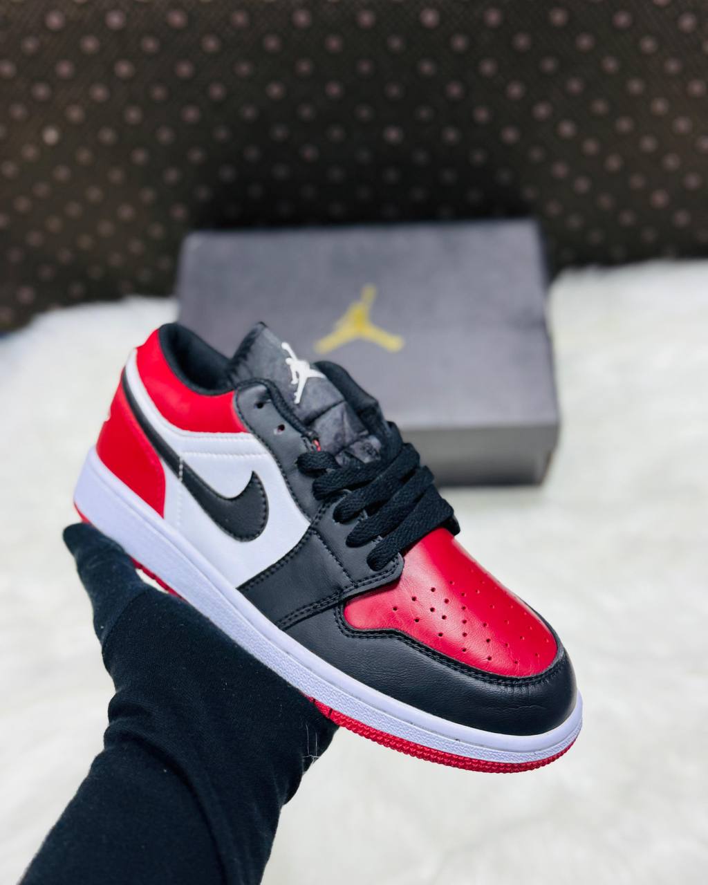 Jordan 1 Low 
Sizes 36-46 
150 dhs🪙💕

Zain232
♥️♥️♥️