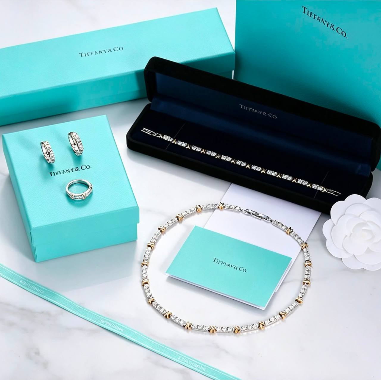 TIFFANY SET
MASTER✨💫
NECKLACE BRACELET EARRINGS RING 
250 DHS🇦🇪🇦🇪
WITH BOX AND PAPER BAG🎁🛍️

Zain89
♥️♥️♥️