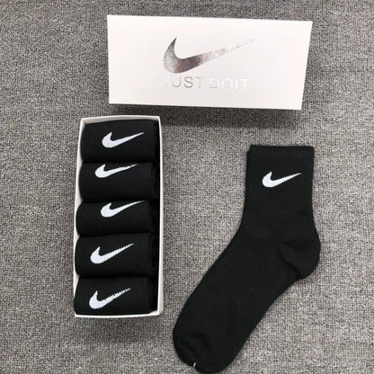 NEW CAME 
LONG SOCKS 
35 dhs🪙🌨️
IN ONE BOX 5 PAIRS

Zain40
♥️♥️♥️