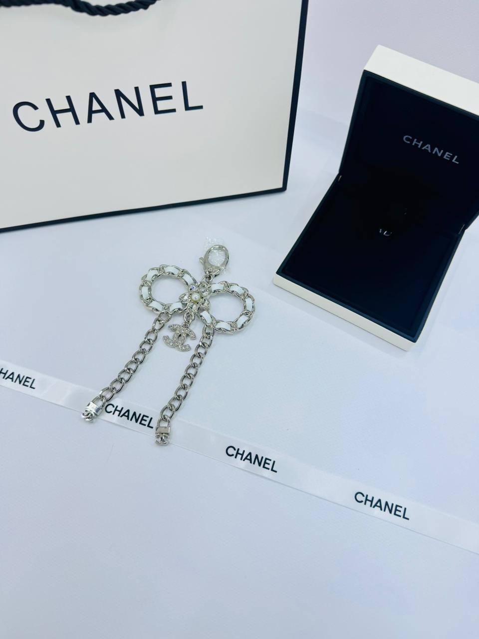 *Key Chain ❤️‍🔥*
Master quality 💯
With normal boxes 📦 
45 dhs✅
With master box 🗃️ 
70 dhs✅

Zain216
♥️♥️♥️
