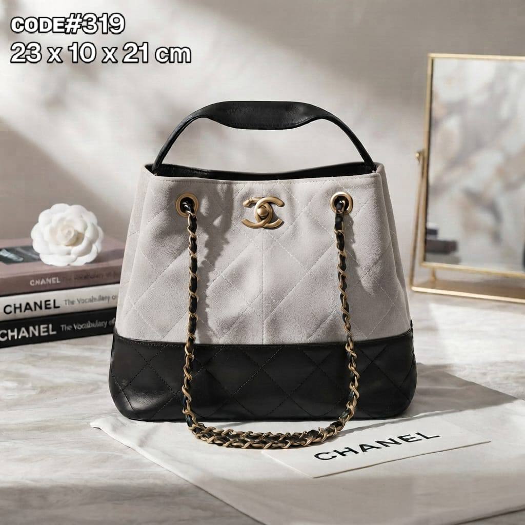 Chanel ʙᴜᴄᴋᴇᴛ ʙᴀɢ
ᴛᴡᴏ-ᴛᴏɴᴇ sʜᴏᴜʟᴅᴇʀ ʙᴀɢ
sᴜᴇᴅᴇ & ǫᴜɪʟᴛᴇᴅ ʟᴀᴍʙsᴋɪɴ
ɢᴏʟᴅ ʜᴀʀᴅᴡᴀʀᴇ
ɪɴ ᴛᴡɪsᴛ ʟᴏᴄᴋ ʟᴏɢᴏ
sɪᴢᴇ : 23 cm

90 dhs🇦🇪🇦🇪

Zain31
♥️♥️♥️