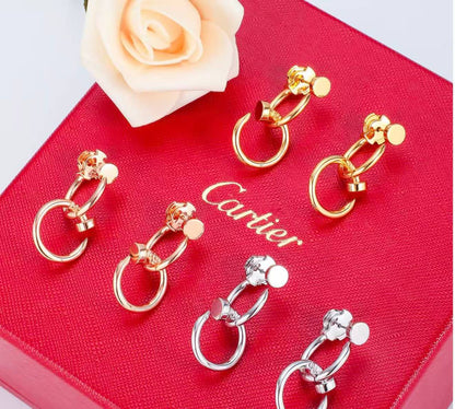 Cartier❤️‍🔥*
Earring 🐦‍🔥
Master quality 💯
With normal boxes 🗃️ 
55 dhs✅
With master box 📦 
90 dhs✅

Zain216
♥️♥️♥️