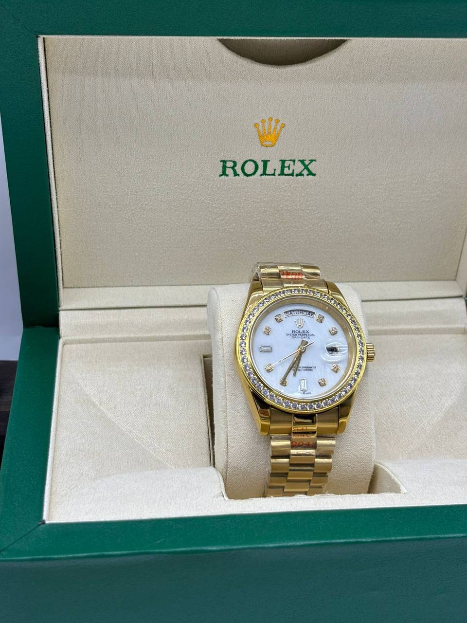 Rolex
male moneyautomatic----🌹🌹🌹

350 dhs✅
___WITH BOX_____❒🎁

Zain108
♥️♥️♥️