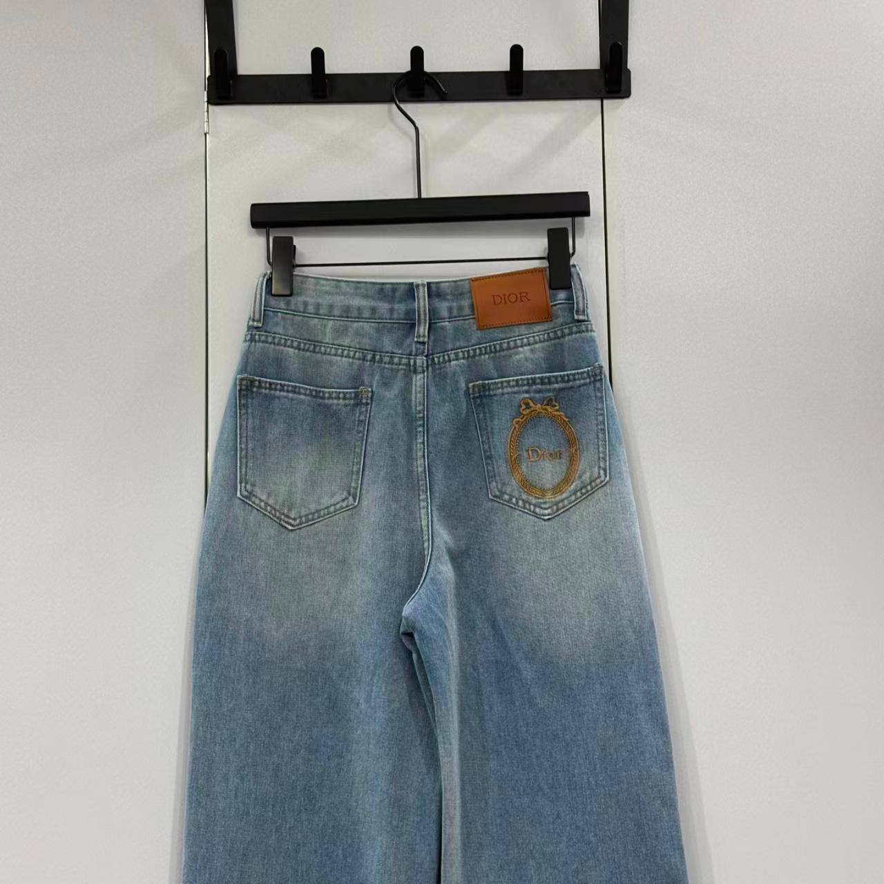 DIOR
*Super Master quality*
*Sizes:S M L XL*

350 dhs✅

Zain308
♥️♥️♥️