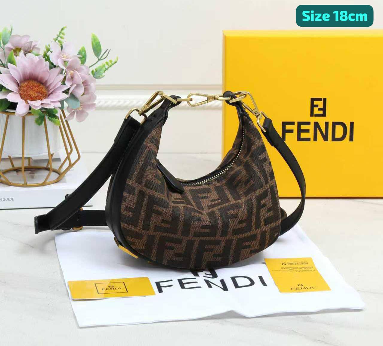 Fendi

Good quality 

with box 
🎁🎁🎁

90 dhs❣️

Zain186
♥️♥️♥️