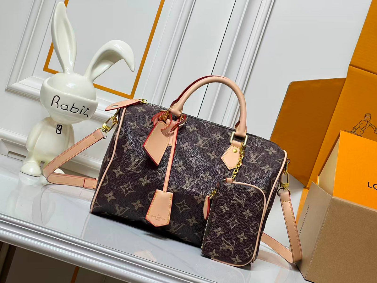 LV  COPY  1

SIZE 30CM     
265 dhs🇦🇪🇦🇪

Zain244
♥️♥️♥️