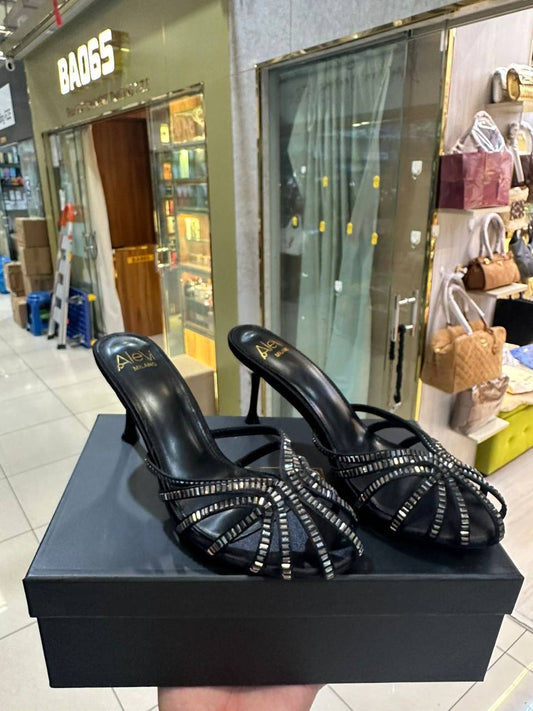 Alevi Milano 
Size 36 to 41 
120 dhs✅

Zain146
♥️♥️♥️