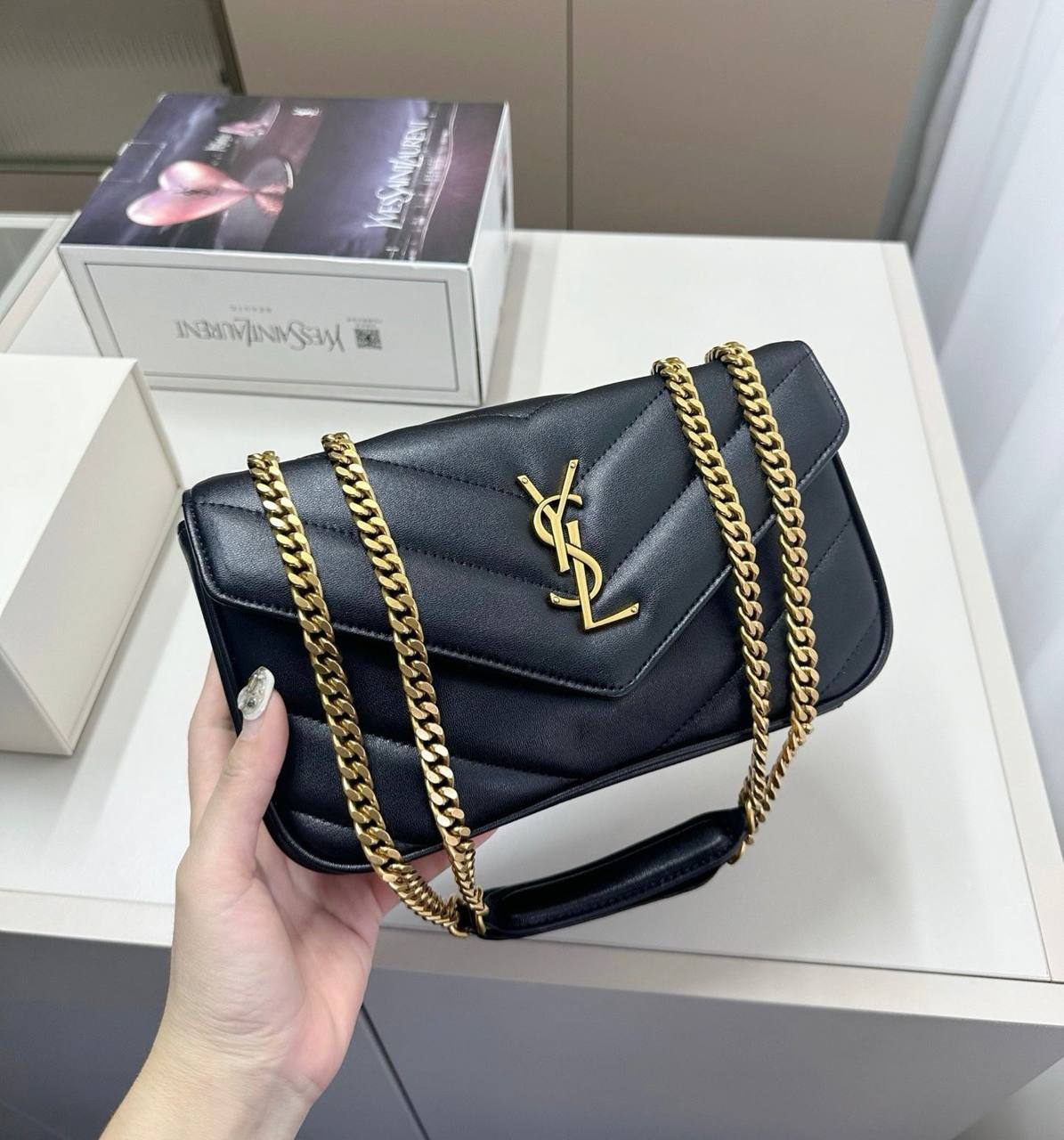 YSL 
NEW CAME GOOD QUALITY 

WITH BOX 
🎁🎁🎁

100 dhs✅

Zain39
♥️♥️♥️