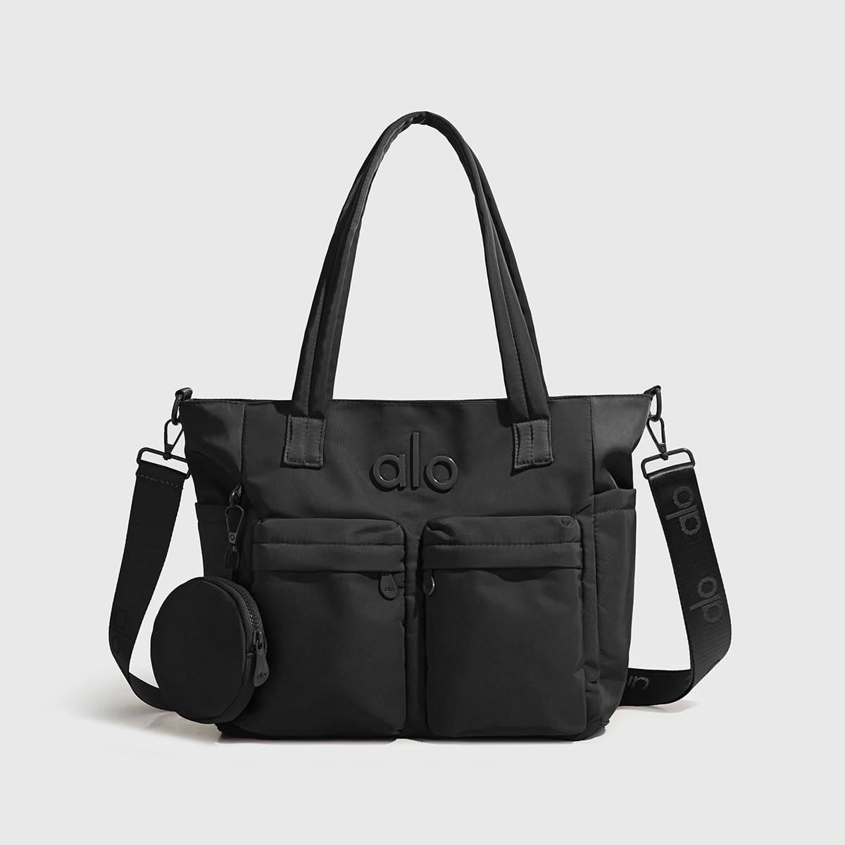 Alo
90 dhs🇦🇪🇦🇪
size 39×15×27cm

Zain42
♥️♥️♥️