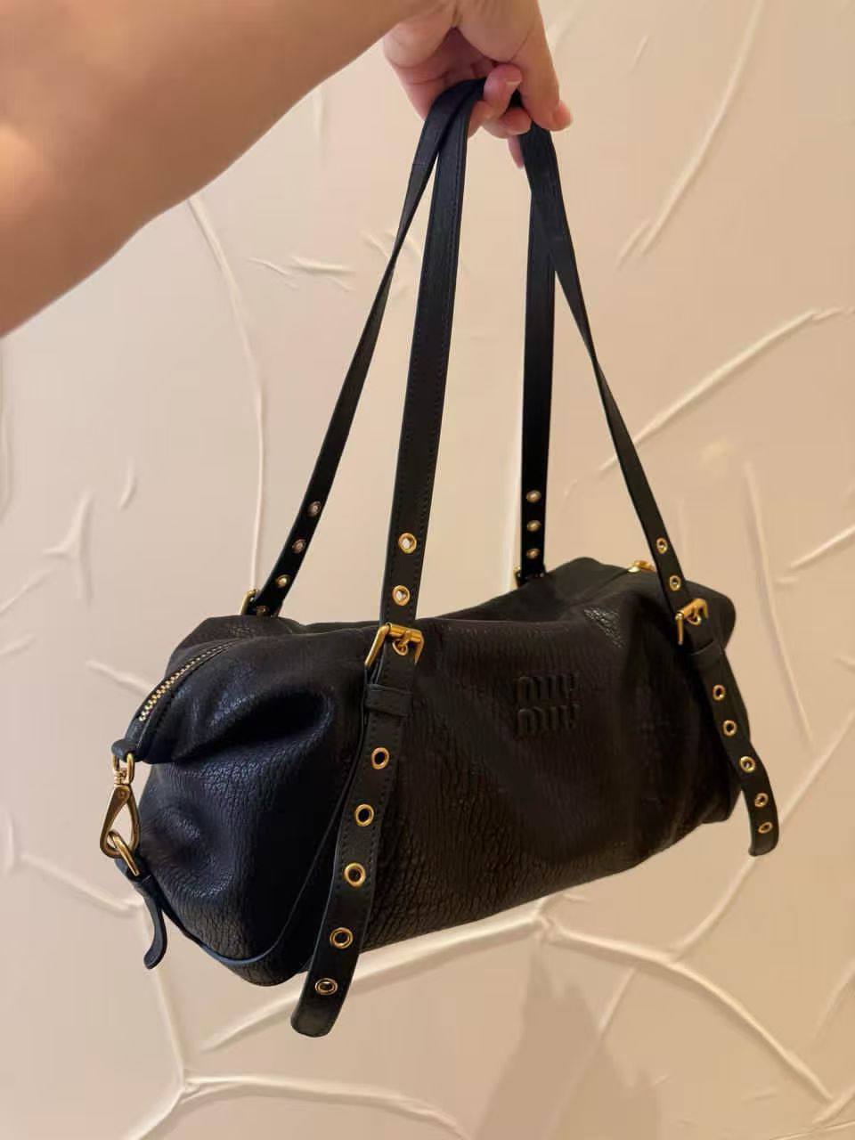MIU MIU 
370 dhs🪙🖤
Master
#36cm🥰

Zain228
♥️♥️♥️