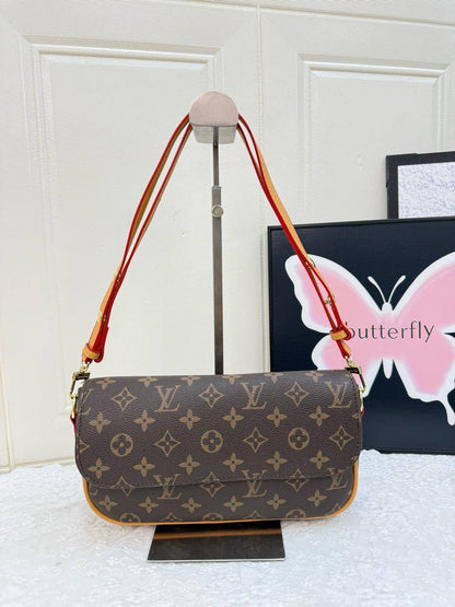LV
27*15*7cm
With box
🎁🎁🎁

65 dhs🪙💕

Zain17
♥️♥️♥️