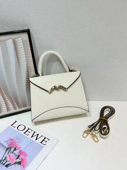 MOYNAT 
GOOD QUALITY WITH BOX 
110 DHS🇦🇪🇦🇪

Zain295
♥️♥️♥️