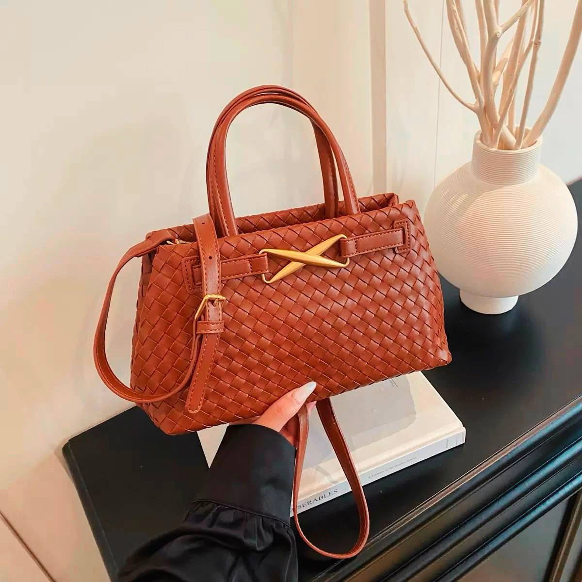 BOTTEGA 
GOOD QUALITY 
120 dhs✅

Zain39
♥️♥️♥️