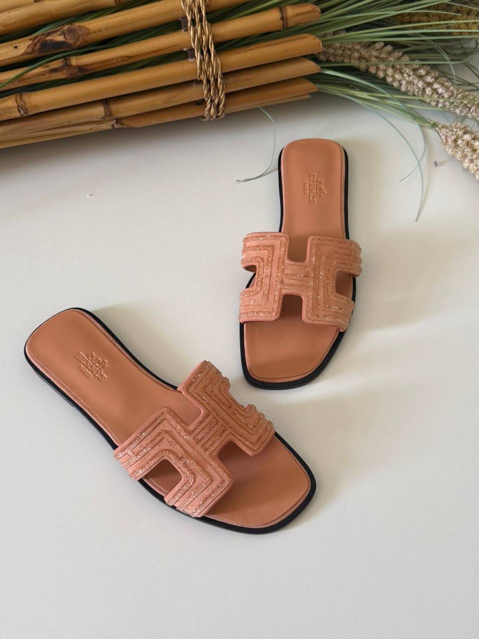 Hermes 🧡
AA Quality
✨ 𝐀𝐯𝐚𝐢𝐥𝐚𝐛𝐥𝐞 𝐍𝐨𝐰
✨ 𝐒𝐢𝐳𝐞𝐬: 𝟑𝟔 — 𝟒𝟏
450 dhs✅

Zain298
♥️♥️♥️