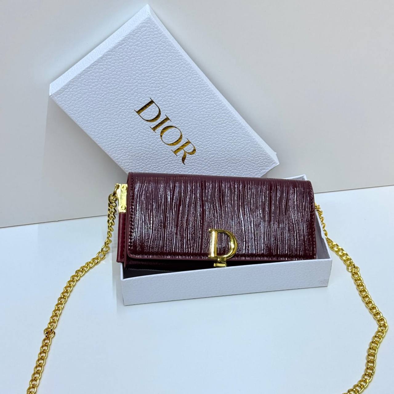 Dior
105 dhs🇦🇪🇦🇪 
with box high quality

Zain21
♥️♥️♥️